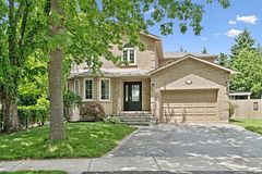 3092 Shannon Crescent, Oakville, ON L6L 6B4