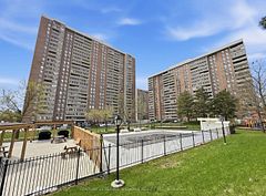 18 Knightsbridge Road 210, Brampton, ON L6T 3X5