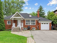 1366 Applewood Road Main, Mississauga, ON L5E 2M1