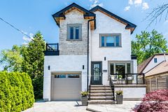 1071 Westmount Avenue, Mississauga, ON L5E 1X5
