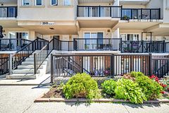 3049 Finch Avenue W 1003, Toronto, ON M9M 0A5