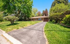 2585 Jarvis Street, Mississauga, ON L5C 2P9