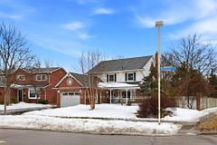 690 Robertson Crescent, Milton, ON L9T 4V5