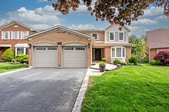 1429 Thistledown Road, Oakville, ON L6M 1Y4