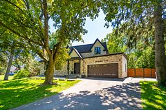 1568 Broadmoor Avenue, Mississauga, ON L5G 3V1