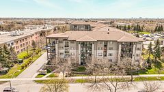 570 Lolita Gardens 421, Mississauga, ON L5A 3T2