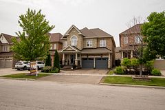 22 Valleyway Drive, Brampton, ON L6X 5G3