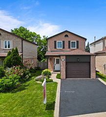 1541 Cuthbert Avenue, Mississauga, ON L5M 3R6