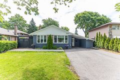 2528 Truscott Drive, Mississauga, ON L5J 2B5