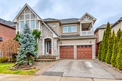 285 Great Lakes Boulevard, Oakville, ON L6L 6V2