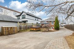 37 Maple Avenue N, Mississauga, ON L5H 2R9