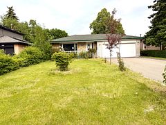 22 Beechwood Crescent, Brampton, ON L6T 1Y1