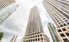 30 Elm Drive W 604, Mississauga, ON L5B 0N6