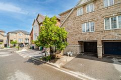 7155 Magistrate Terrace 151 Upper, Mississauga, ON L5W 1Y9