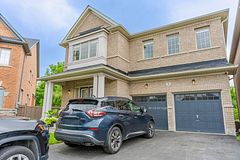 8 Teaberry Terrace, Brampton, ON L6Y 0Y1