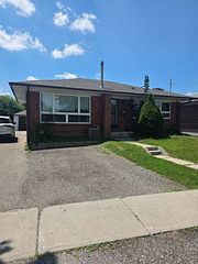 6 Sterne Avenue, Brampton, ON L6W 2Y4