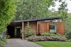835 Royal York Road, Toronto, ON M8Y 2V1