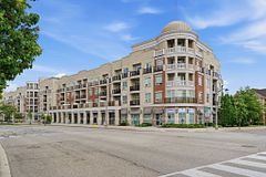 216 Oak Park Boulevard 314, Oakville, ON L6H 7S8