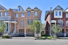 7214 Triumph Lane, Mississauga, ON L5N 0C5