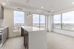29 York Garden Way 1809, Toronto, ON M6A 2V1