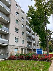 50 East Street 408, Oakville, ON L6L 3K4