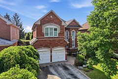 2013 Rosemount Crescent, Oakville, ON L6M 3A5