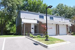 459 Woodview Road 8, Burlington, ON L7N 2Z9