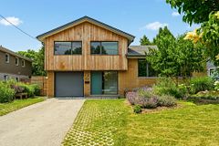 332 Newbold Court, Burlington, ON L7R 2Y6