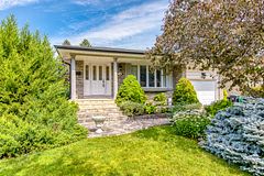 14 Governor Grove Crescent, Brampton, ON L6Y 1A6