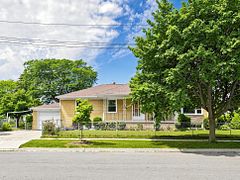 9 Detling Court, Toronto, ON M9W 4S5