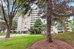 965 Inverhouse Drive 504, Mississauga, ON L5J 4B4