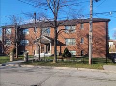 16 Arrowsmith Avenue B, Toronto, ON M6M 2W7