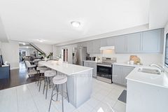 11 Finegan Circle, Brampton, ON L7A 4Z7