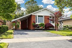 17 Barwell Crescent, Toronto, ON M9W 2W4