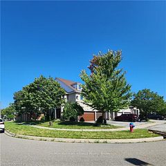 2070 White Dove Circle, Oakville, ON L6M 3R7
