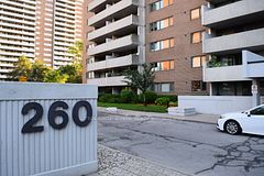 260 Scarlett Road 804, Toronto, ON M6N 4X6