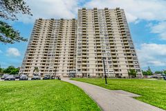 340 Dixon Road 804, Toronto, ON M9R 1T1
