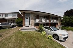 8 Richgrove Drive, Toronto, ON M9R 2K9