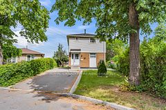 6 Damascus Drive, Toronto, ON M9V 4G1