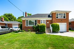5 Boreal Road, Toronto, ON M9C 2E9