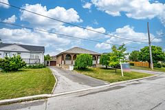 53 Compton Crescent, Toronto, ON M3M 2C3
