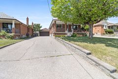 30 Forthbridge Crescent, Toronto, ON M3M 2A1