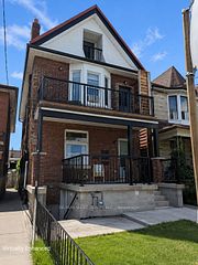 64 Russett Avenue main, Toronto, ON M6H 3M3