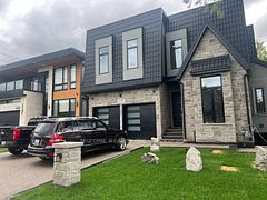 3289 Joan Drive, Mississauga, ON L5B 1T3