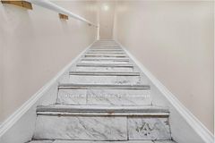 1698A Eglinton Avenue W, Toronto, ON M6E 2H5