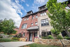 30 Lunar Crescent 50, Mississauga, ON L5M 2P6