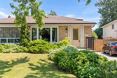 572 Tedwyn Drive, Mississauga, ON L5A 1J9