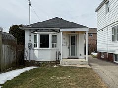 92 Thirty Ninth Street 2, Toronto, ON M8W 3M7