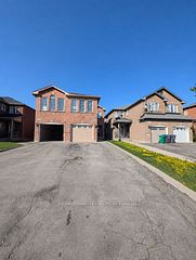 5986 Gant Crescent, Mississauga, ON L5V 2T6