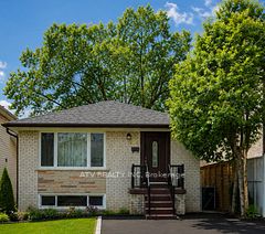 1064 Eastmount Avenue E, Mississauga, ON L5E 1Z3